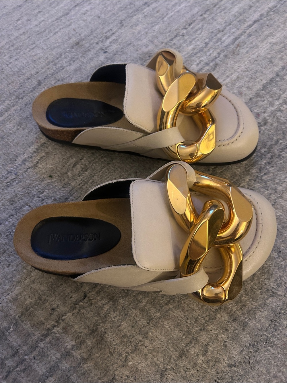 JW Anderson Cream Leather Slip-On Mules with Oversized Gold Chain - Picture 2 of 4